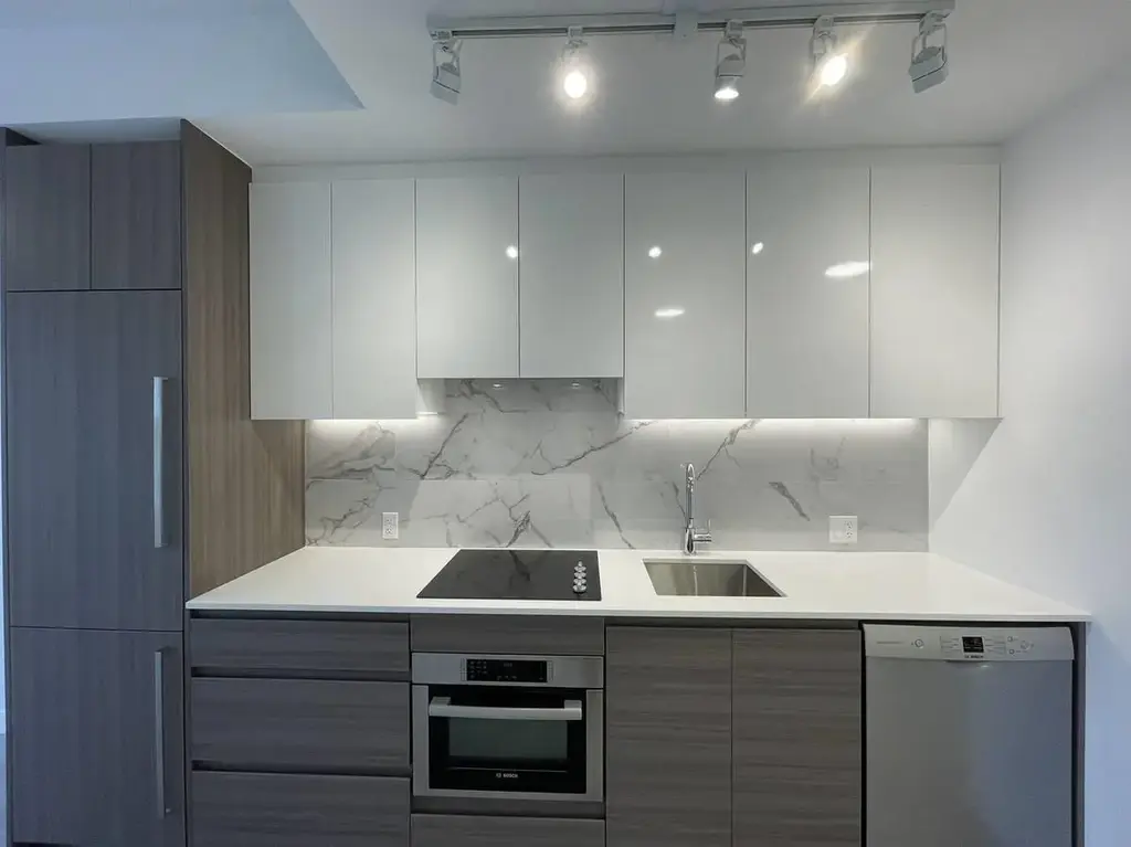 11xx 10626 City Parkway, Surrey
